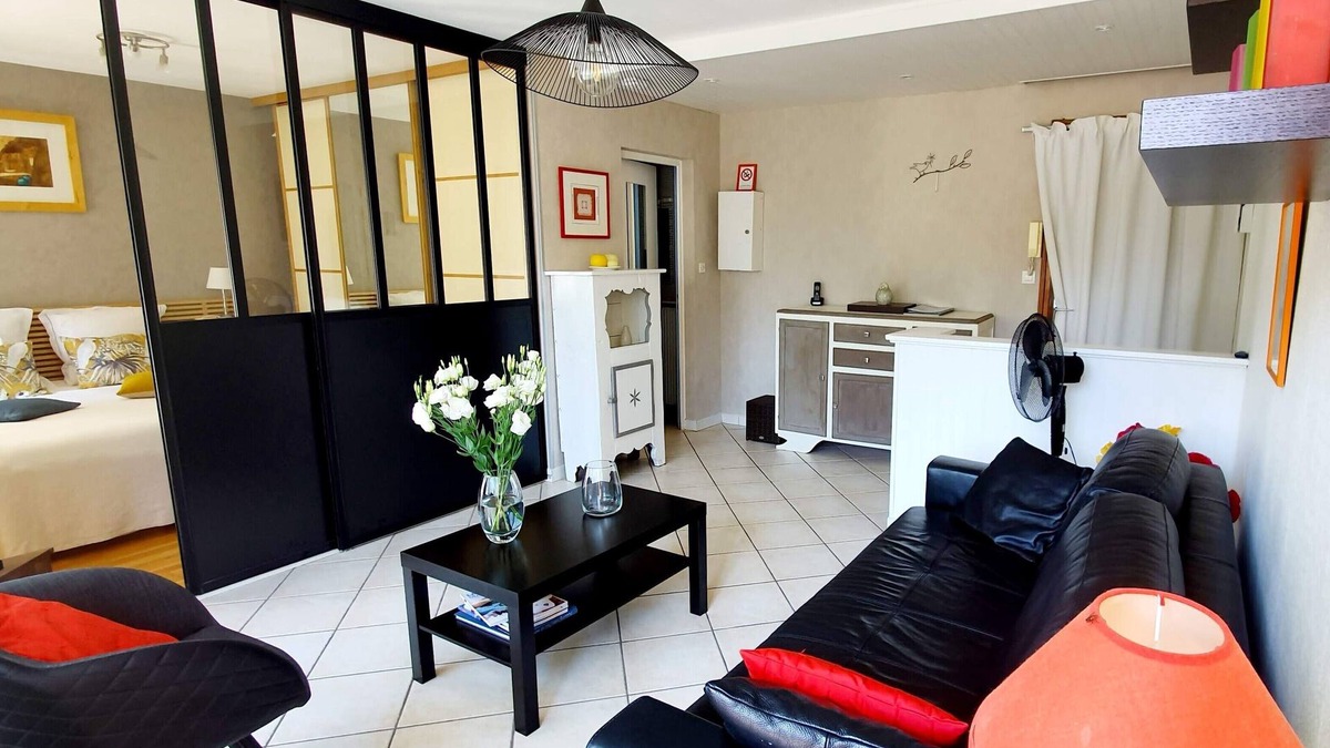 Annecy-le-Vieux Apartment | Renovated, quiet and sunny apartment with large courtyard and tennis lake 5 mins
