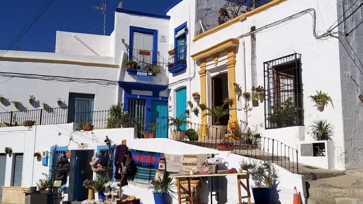 Nijar House | Renovated rural Andalusian cottage for singles or couples with or without pets, wifi.