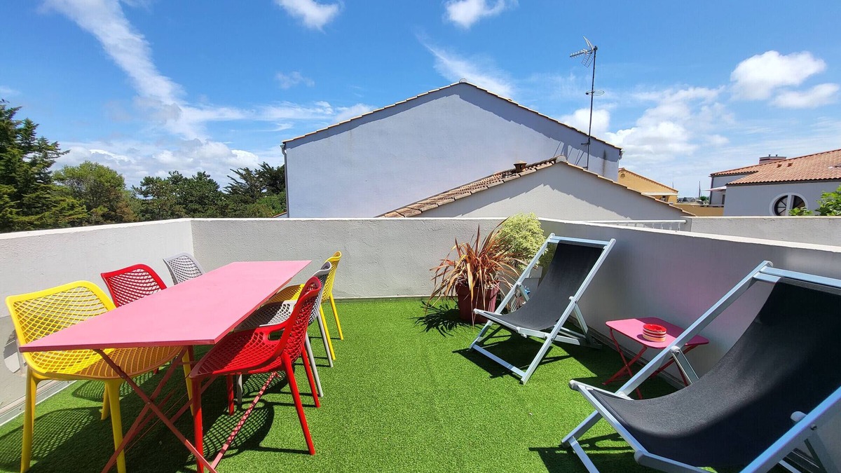 Les Sables d'Olonne Apartment | Renovated studio on the harbor with terrace and private parking, pets allowed