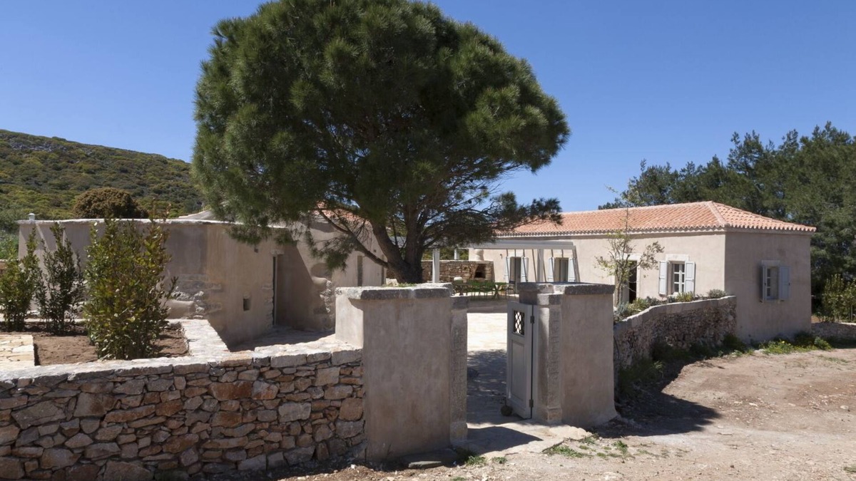 Aroniadika House | Renovated Stone House At Aroniadika