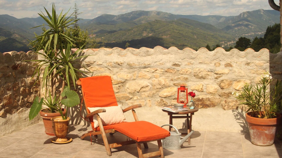 Chirols House | Renovated stone loft with panoramic terrace