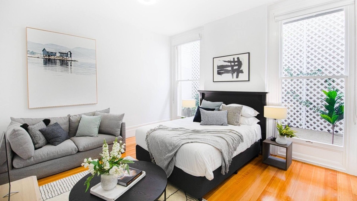 Glebe Apartment | Renovated studio in bohemian area close to city