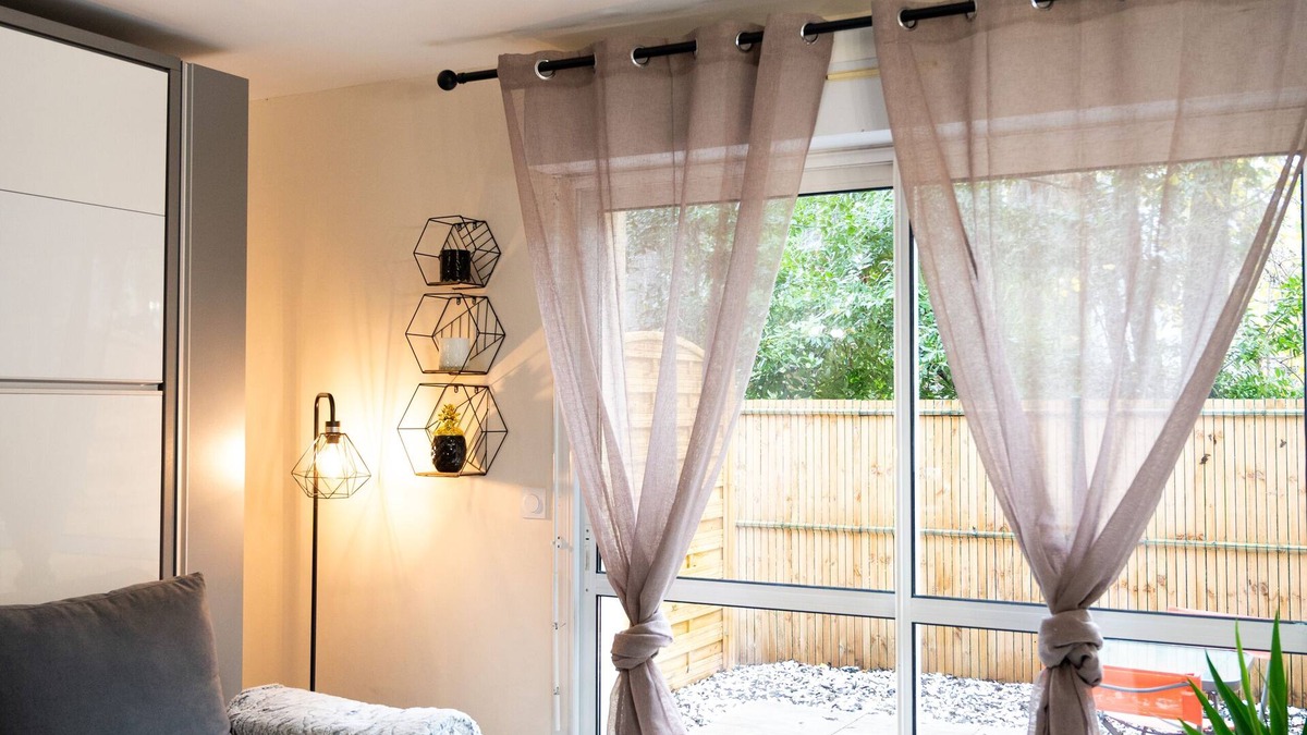 Pessac Apartment | Renovated studio with terrace, 500 meters from the center and shops