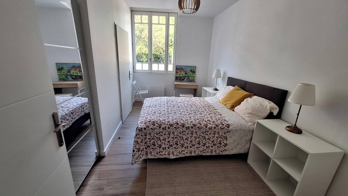 Cauderan Apartment | Renovated T2 apartment with garden, garage, close to center, easy access.