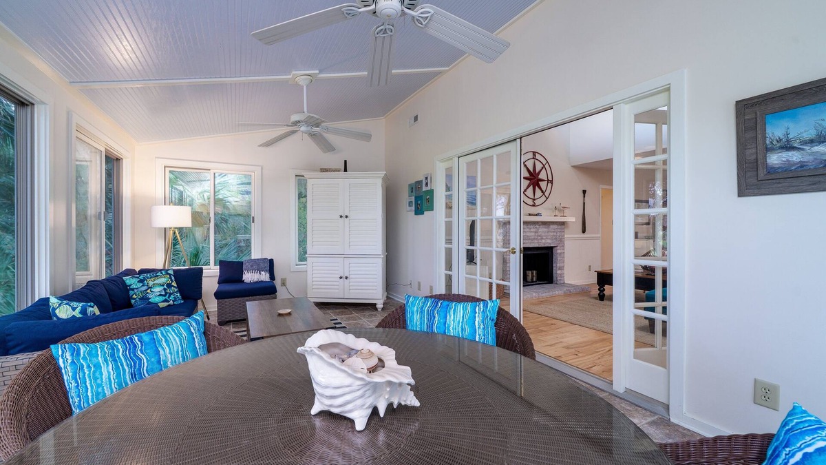 Tarpon Pond House | Renovated Tarpon Pond Cottage! Sunroom! Fairway Views! Amenity Cards!