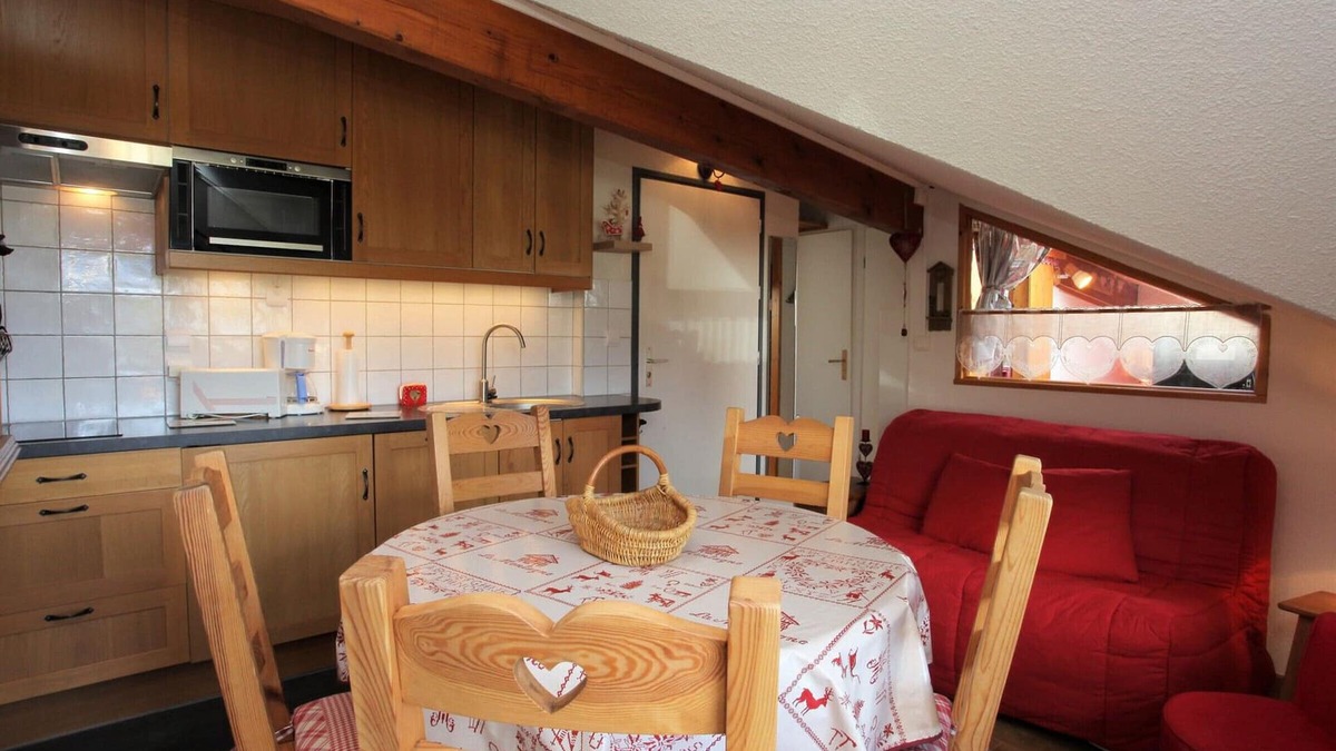 La Toussuire Apartment | Renovated Top-floor Apt, South Balcony, 400m to Slopes, Ski Locker, Sleeps 4