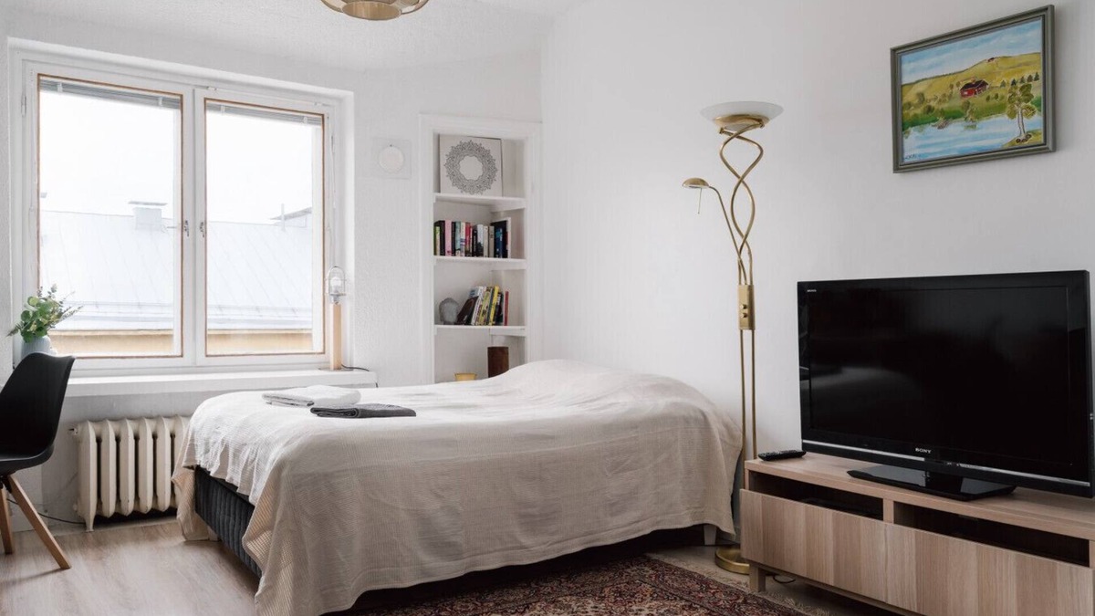 Kallio Apartment | Renovated Top Floor Studio in Kallio