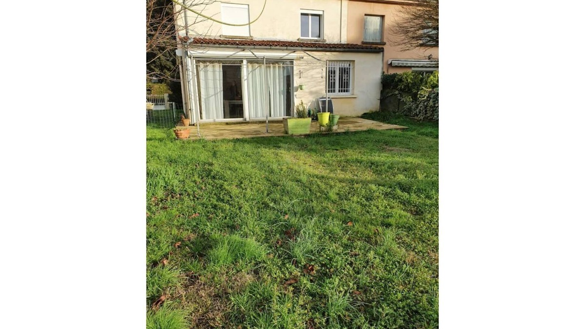 Aiguelèze House | Renovated town house