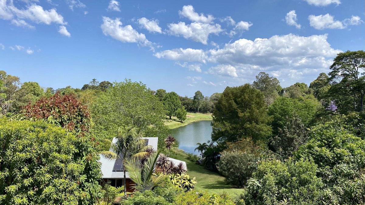 Maleny Cabin | Renovated Two Bedroom Lakeside Cabin