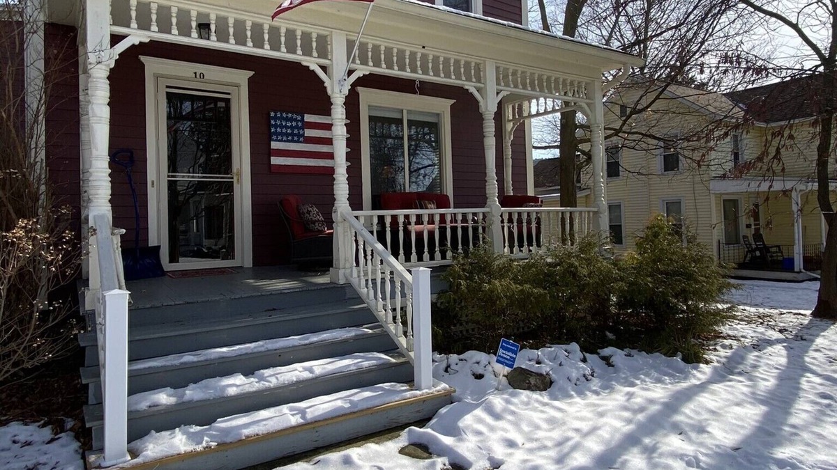 Hammondsport House | Renovated Victorian in 'Americas Coolest Small Town'