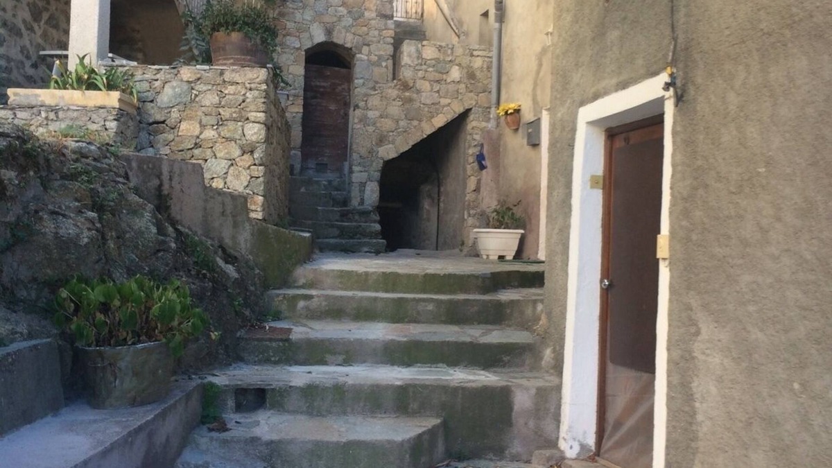 Pietralba House | Renovated village house in the heart of the village of Pietralba, classified 4 *