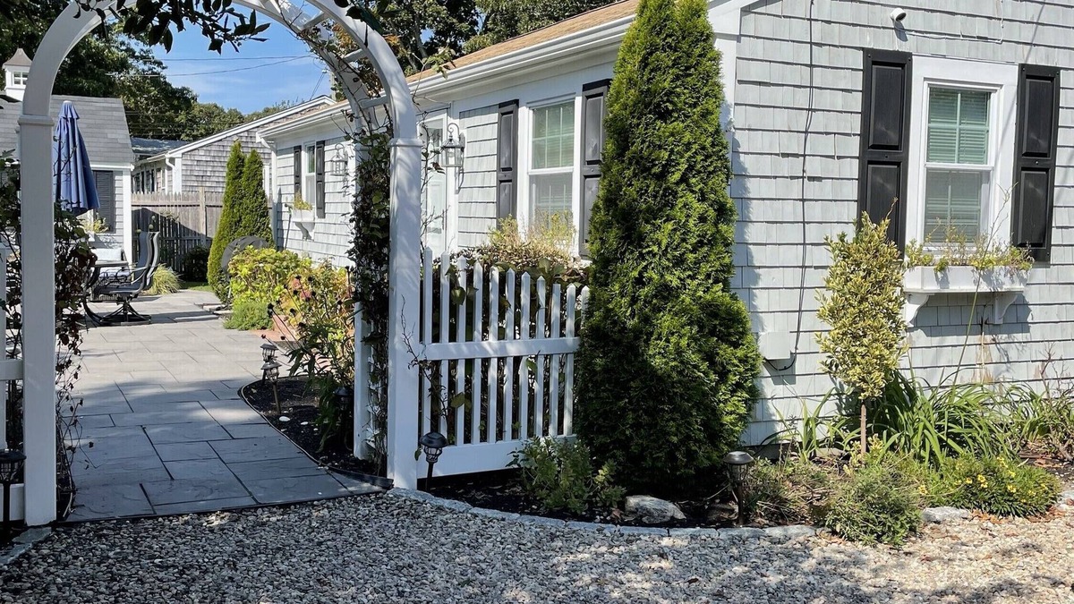 West Yarmouth House | Renovated year round Cape house steps from a Private Beach