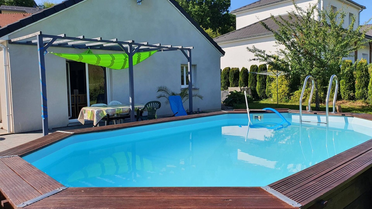 Montfaucon House | Rent 2 private rooms in house with swimming pool.