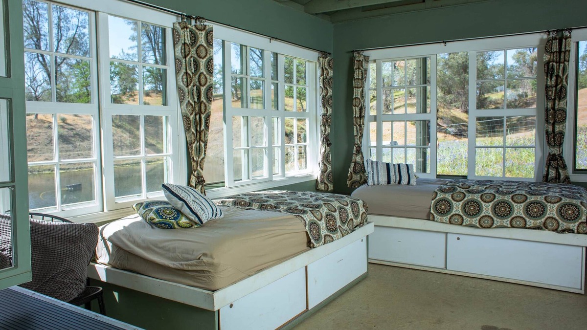 Flournoy Other | Rent a 25 acre lake - get the cabana for free