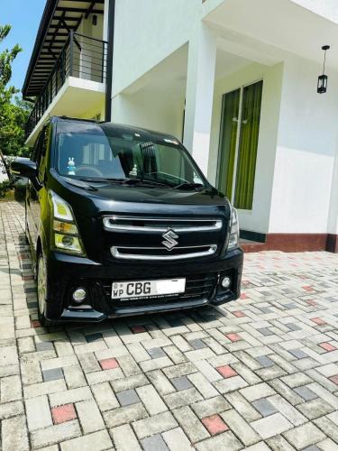 Kaduwela Boat Rental | Rent a car sri lanka