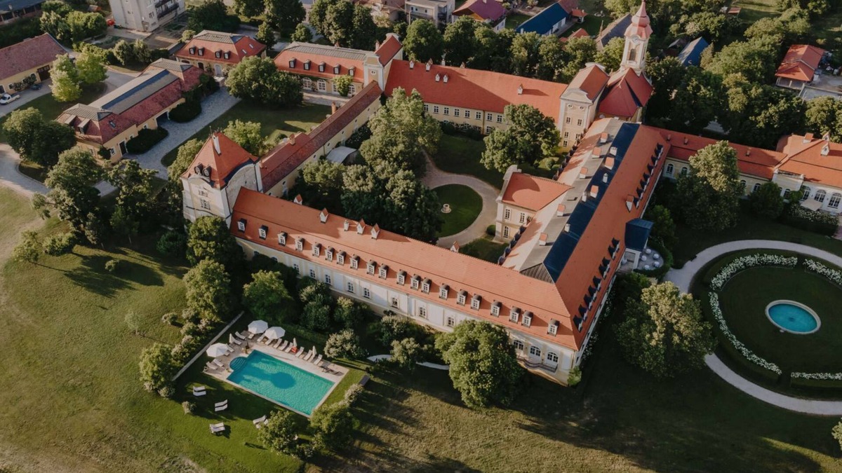 Bela Other | Rent a castle Chateau Bela