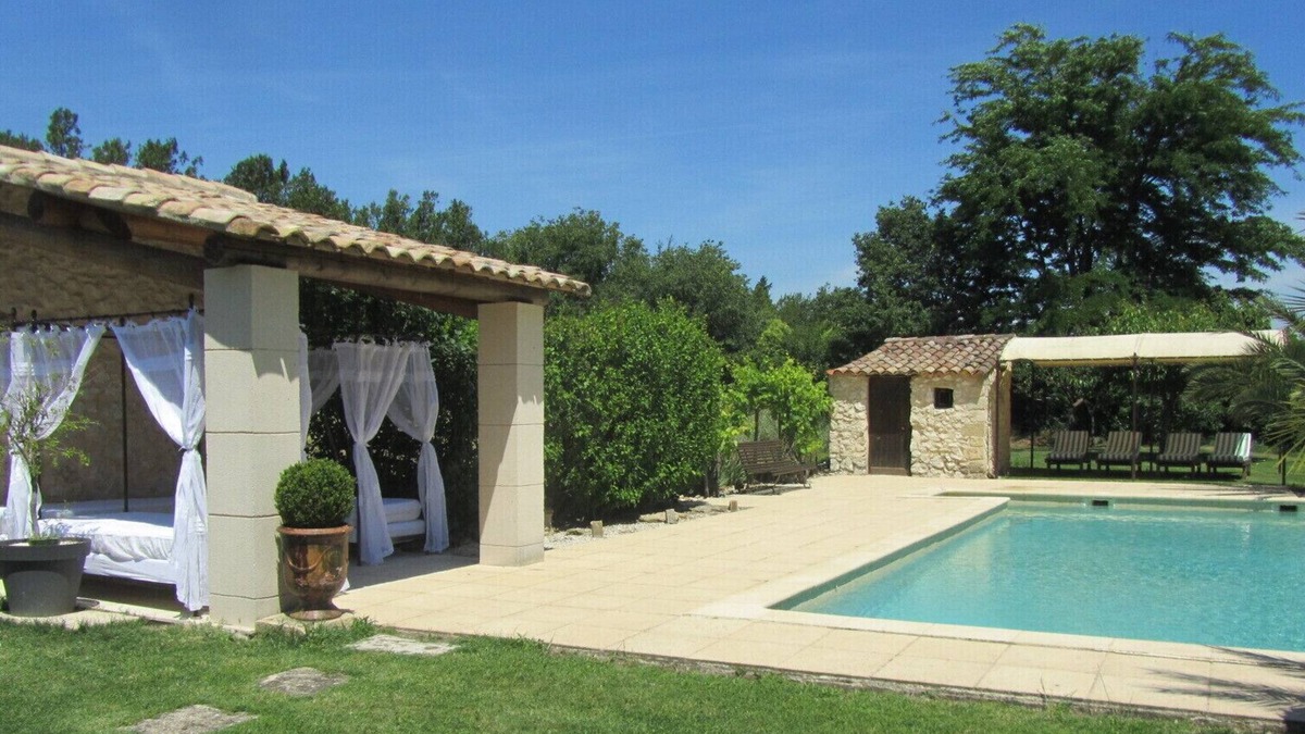 Cavaillon House | rent apartment in Provencal farmhouse with swimming pool