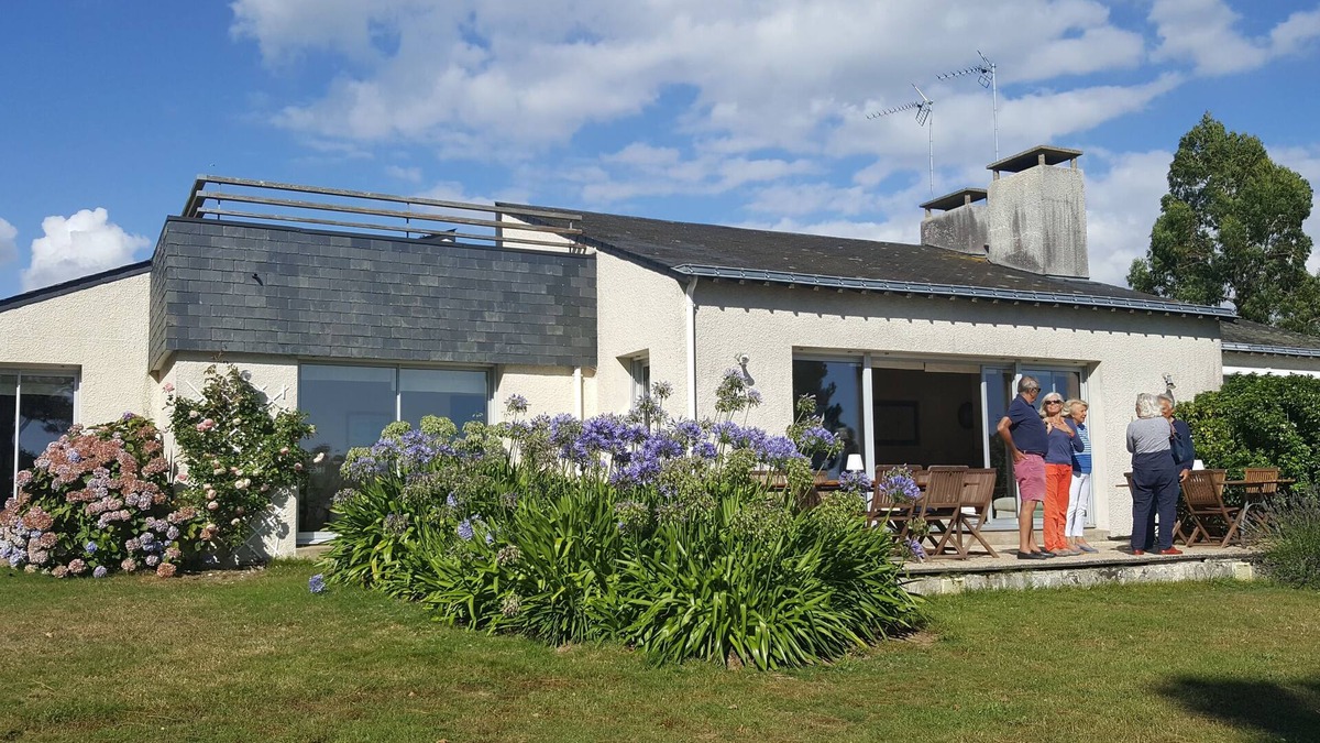 Baden Villa | Rent architect villa direct sea Gulf of Morbihan in July