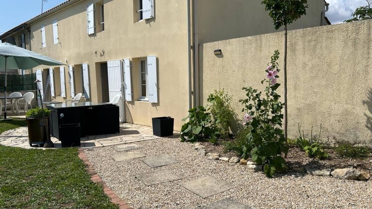 Le Thou House | Rent charentaise house,