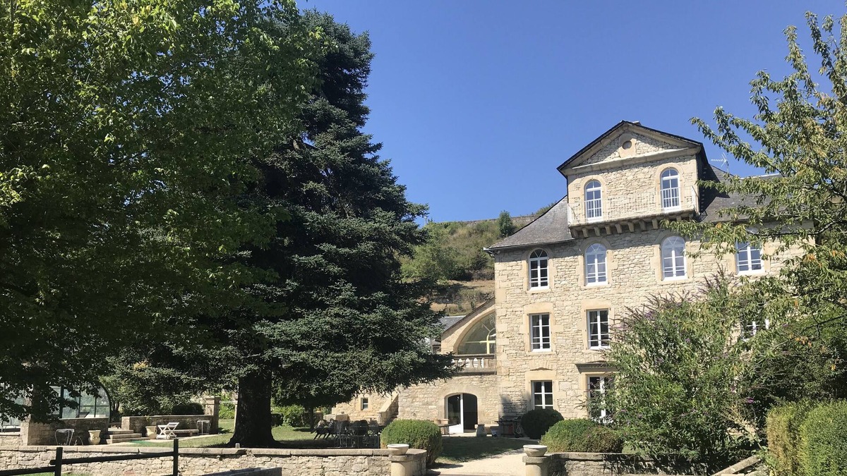 Gaillac-d'Aveyron House | Rent charming residence in Aveyron. 20 beds.