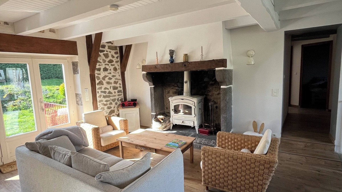 Vernines House | Rent country house - sleeps 8, 4 bedrooms, between lakes and volcanoes
