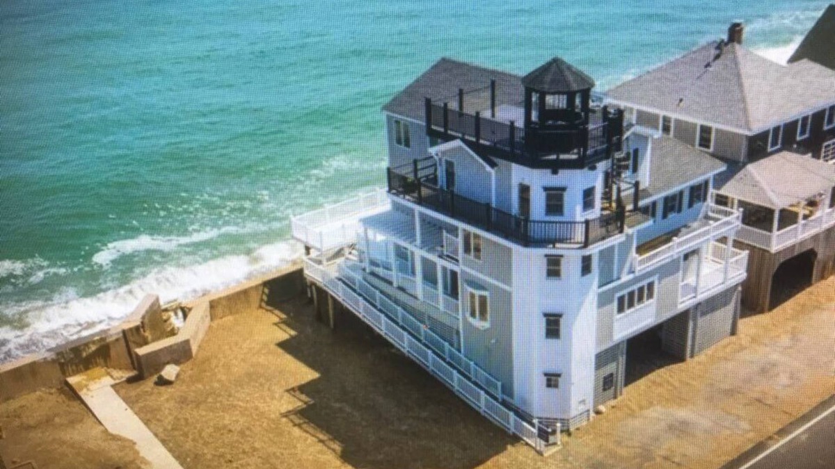 Scituate Cabin | Rent entire exquisite former Inn & former Bed & Breakfast with 5 Beds & 6 Baths