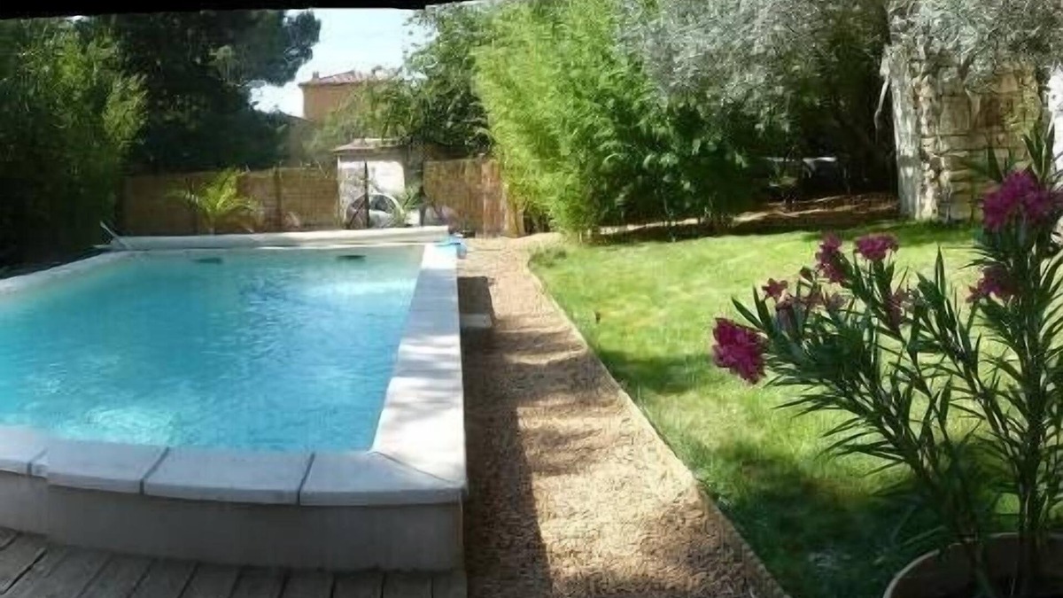 Laudun House | Rent Holiday House Near AVIGNON With Private Pool.