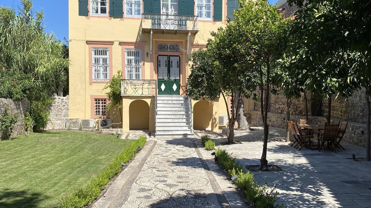 Mithimna Villa | Rent your own 19th century luxury house in Molivos on Lesvos Island