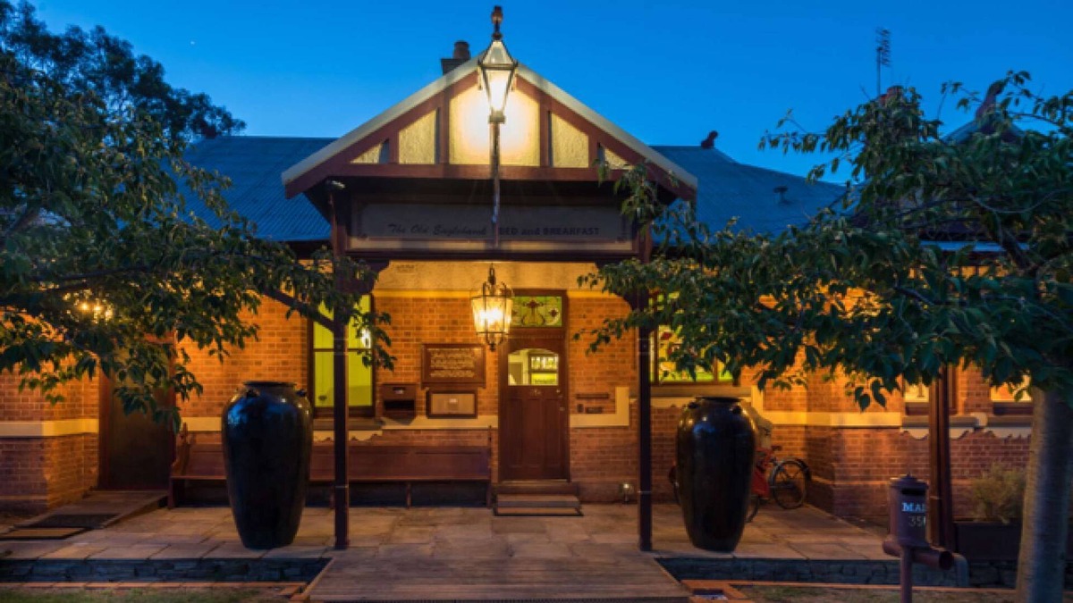 Maldon House | Rent your own Hotel in the Victorian Goldfields