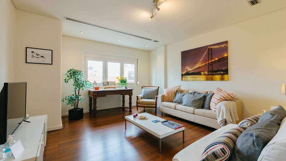 Sao Joao de Deus Apartment | RENT4REST LISBON FAMILY & FRIENDS APARTMENT IN ROMA AVENUE