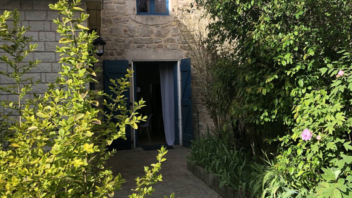 Villeneuve d'Aveyron House | Rental Cozy village house with fireplace and stove