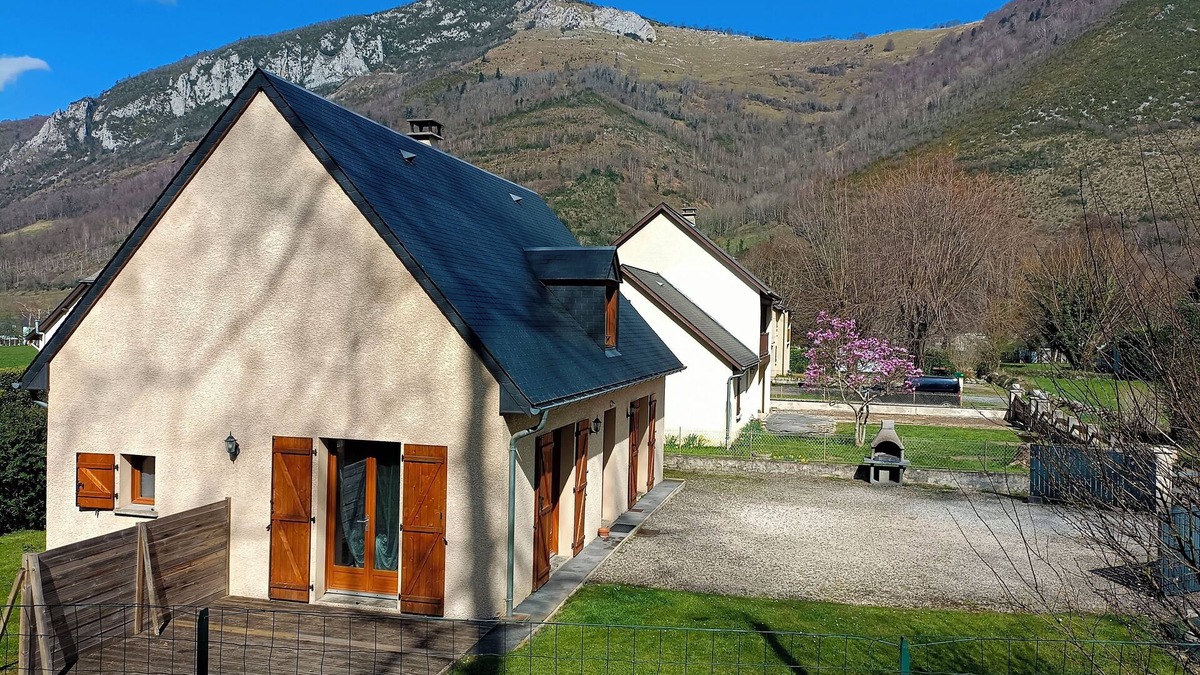 Campan House | Rental house 10/12 Sleeps all comfort New on the site since 02/2025