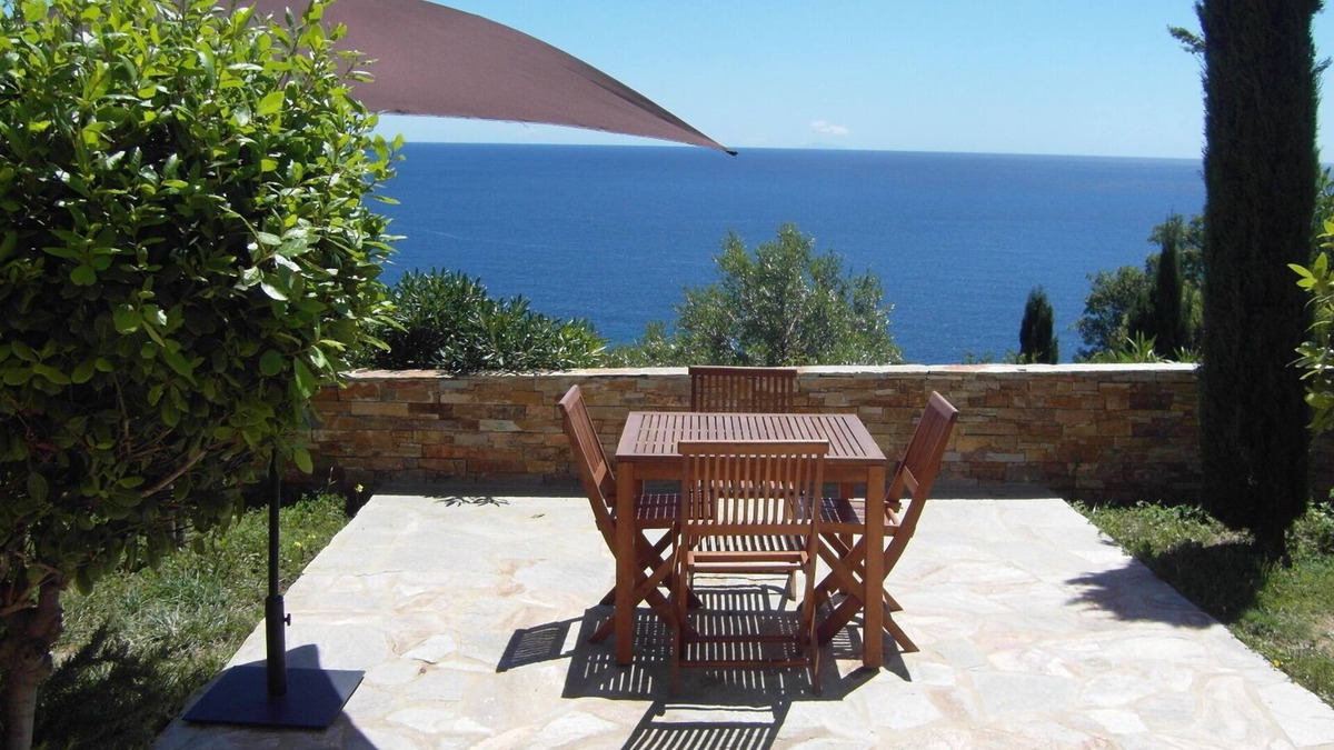 Figarella Apartment | Rental in Miomo, Cap Corse, garden, swimming pool and superb sea view