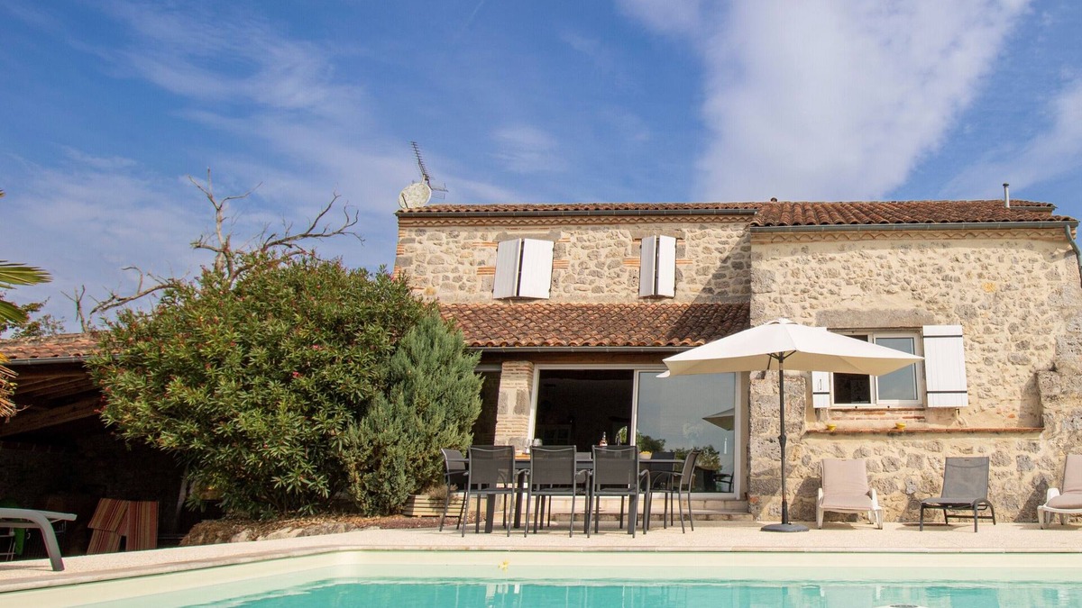 Nerac House | Rental in Nerac en Albret, stone built house, detached, renovated.