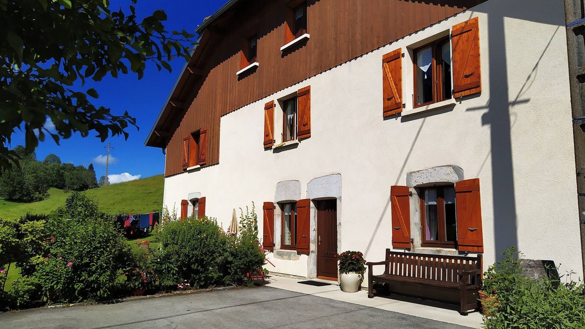 Foncine-le-Haut Cottage | rental in the countryside in a quiet location
