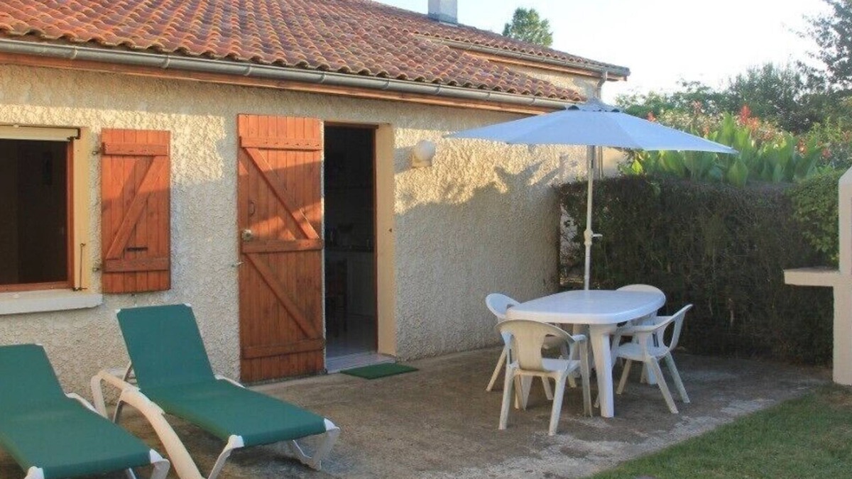 Buanes House | RENTAL IN THE LANDES OF 3 SINGLE-STOREY HOUSES*, NOT OVERLOOKED IN BUANES