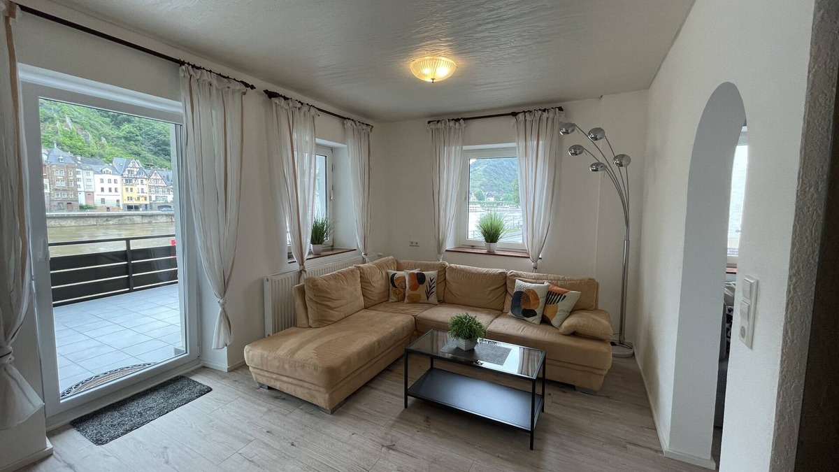 Cochem Apartment | Rental-Nr. 1-Deluxe-Ensuite-Balcony