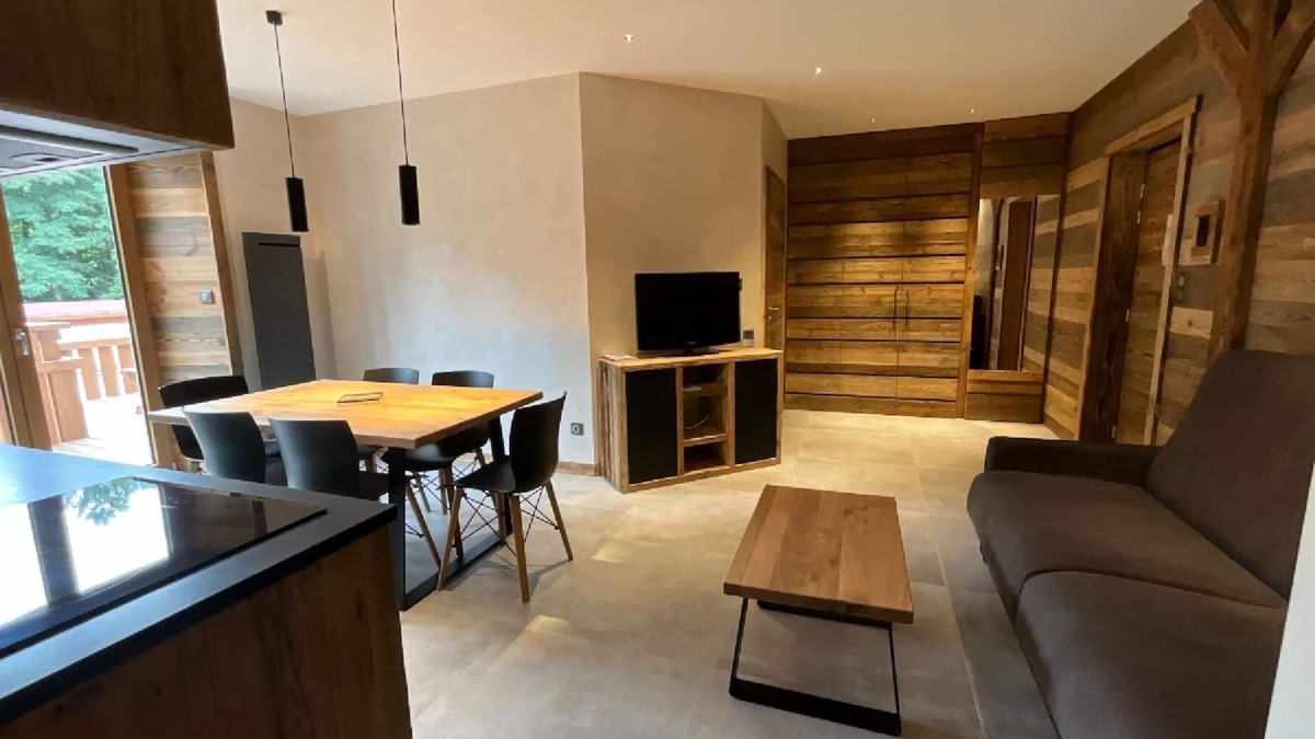 Rochesson House | Rental of 12 gîtes and 1 chalet that can accommodate 2 to 10 people.