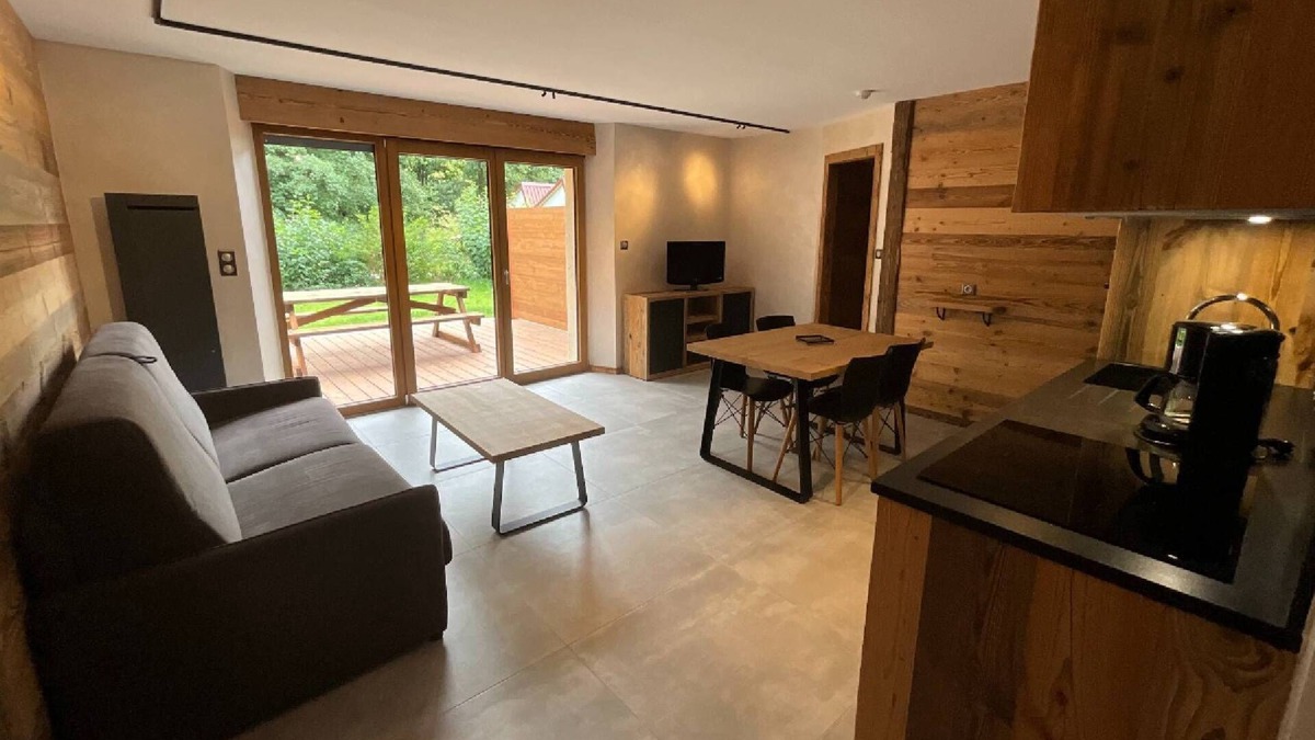 Rochesson House | Rental of 12 gîtes and 1 chalet that can accommodate 2 to 10 people.