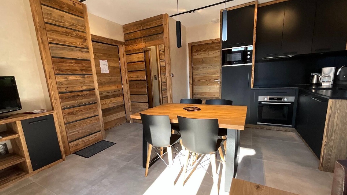 Rochesson House | Rental of 12 gîtes and 1 chalet that can accommodate 2 to 10 people.