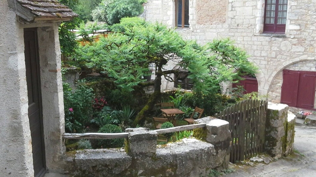 Saint-Cirq-Lapopie Cottage | Rental of charm in Saint Cirq La Popie, medieval village in the Lot