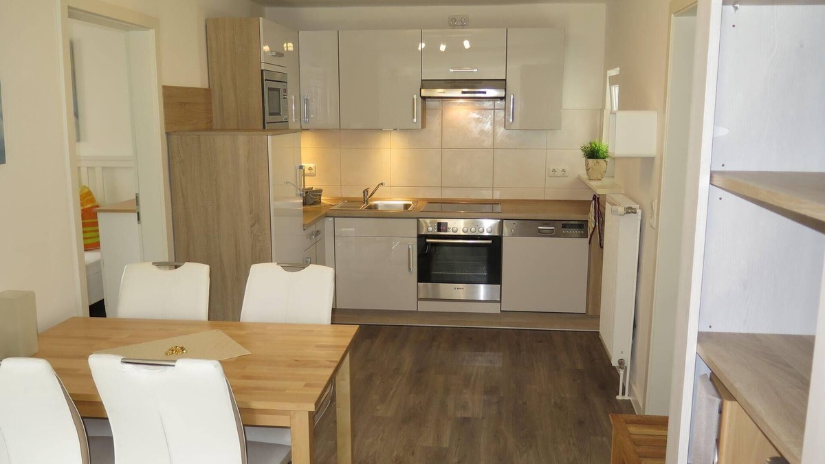 Glueckstadt Apartment | Rental-Superior-Private Bathroom-Terrace