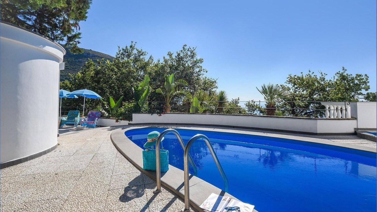 San Pietro Villa | Rentals in Italy - Villa Lamaro with large terrace, pool, garden and sea view