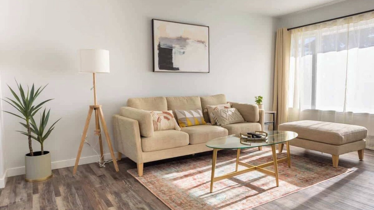 Renton Apartment | Renton lovely 2-bedroom apartment free parking