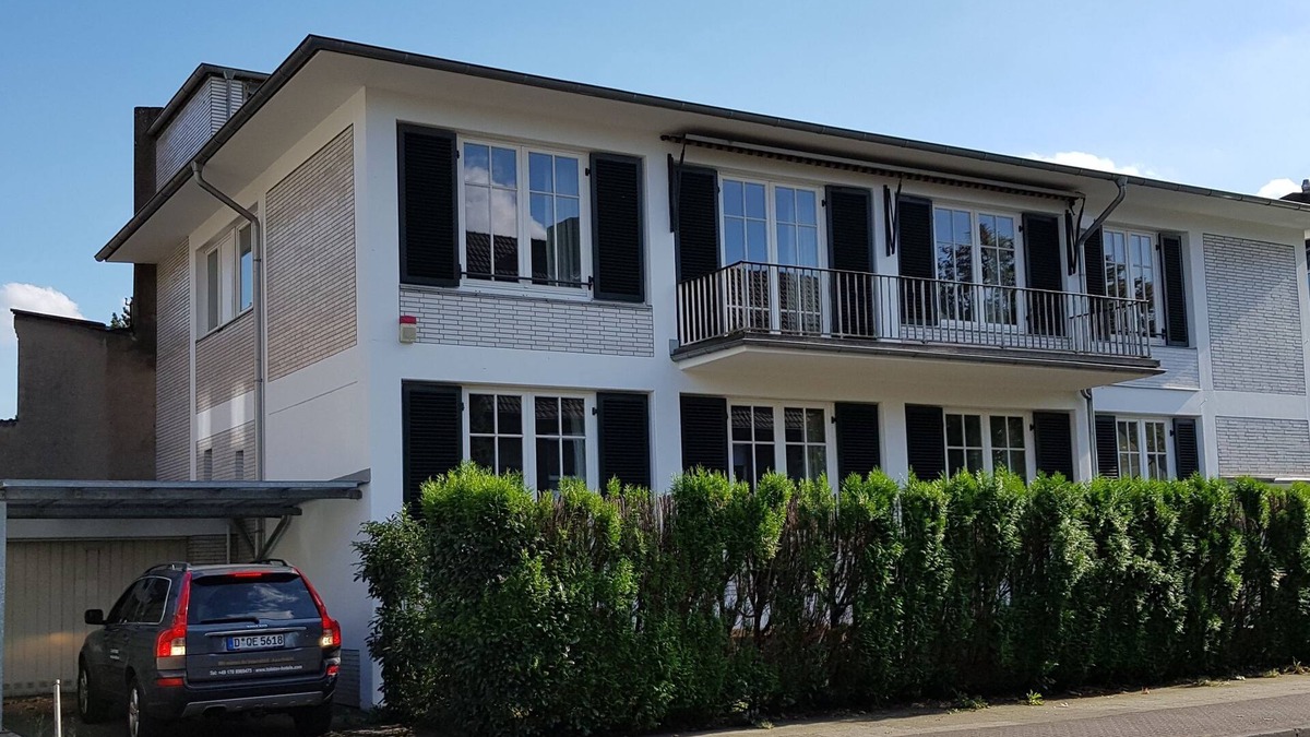 Buderich Villa | Representative City Villa