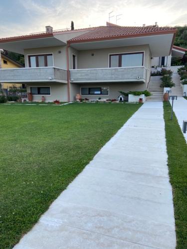 Domegliara Villa | RESIDENZA VILLA LEONIDA
