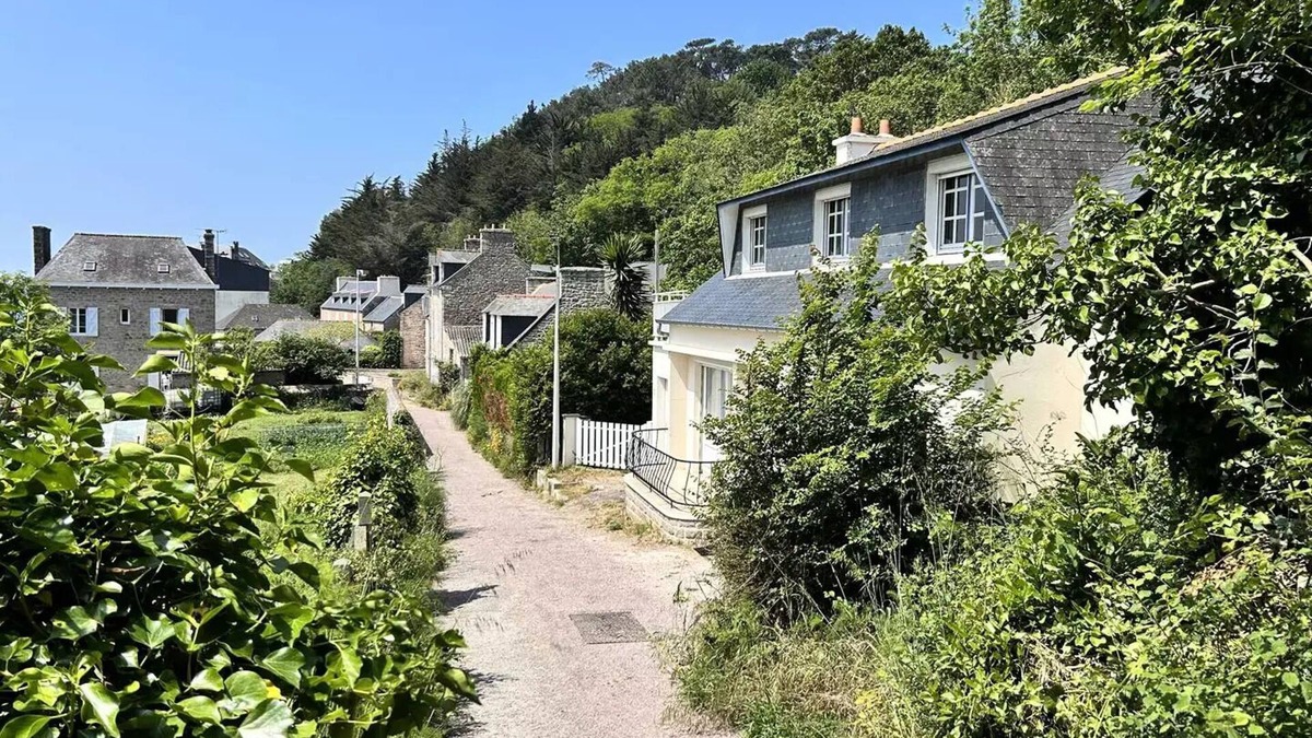 Erquy Villa | Residence 547-erquy - 547 - "La Patelle" - House 4p to 100m from the beach of the center of Erquy