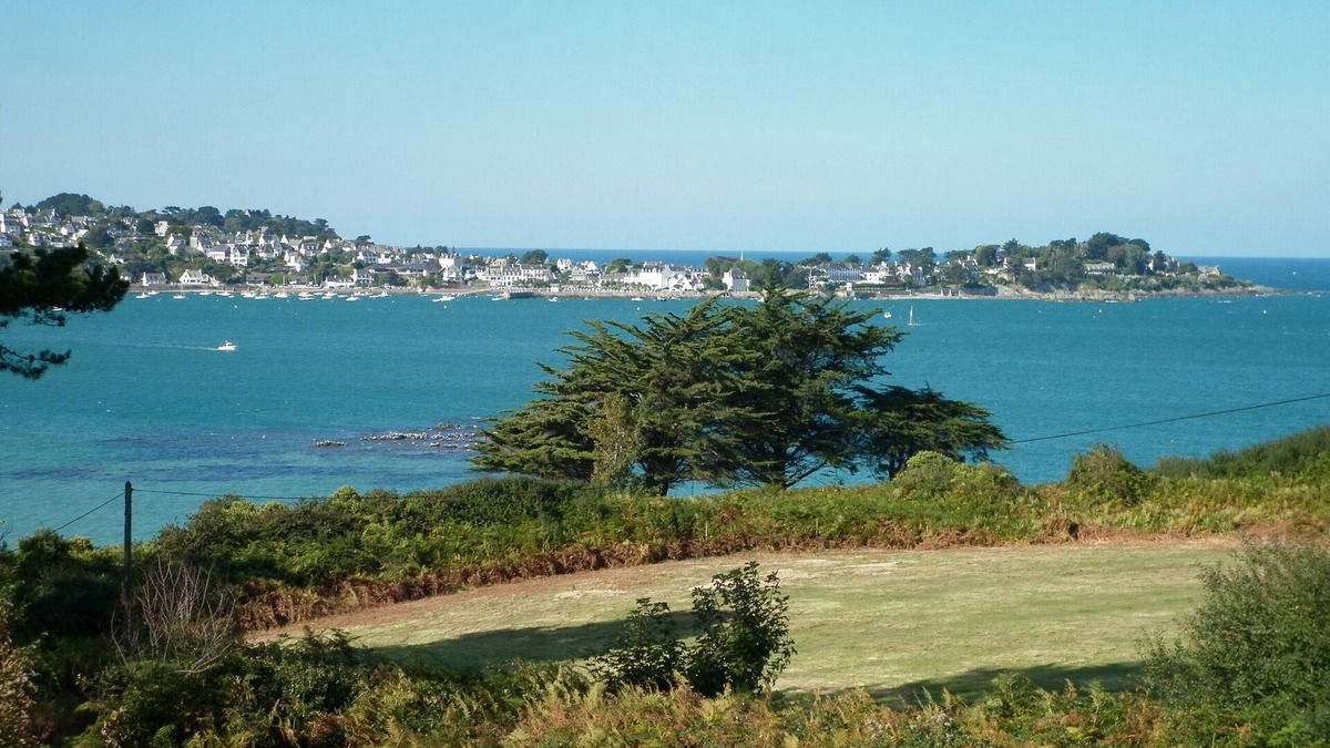 Plestin-les-Greves Apartment | Residence Cotes d'Armor, sea view, indoor pool, WIFI, beach walk