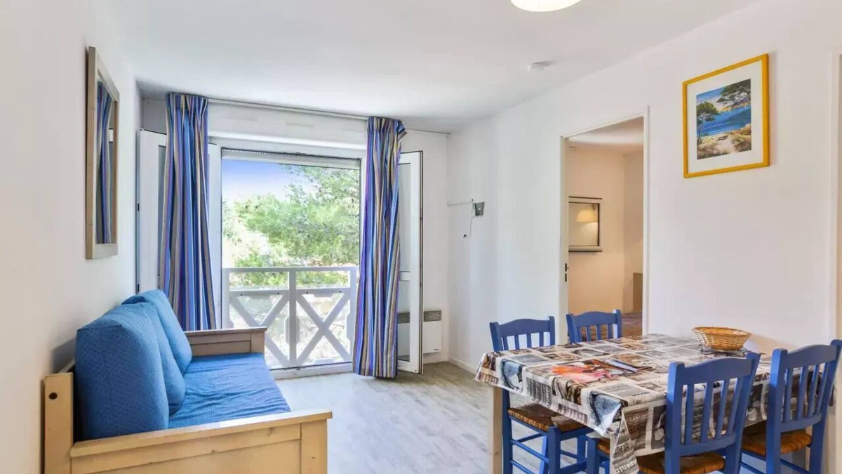 Carnoux-en-Provence Apartment | Residence Debussy - maeva Home - 2-Room Apartment 4 People - Budget