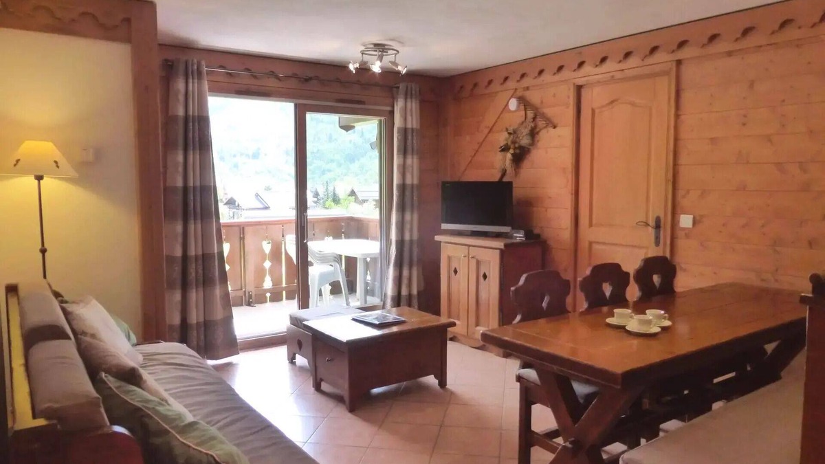 Meribel Village Apartment | Residence Fermes De Meribel Daguet - Apartment 3 rooms 6 people in Méribel Village at the foot of the slopes with access to the indoor pool